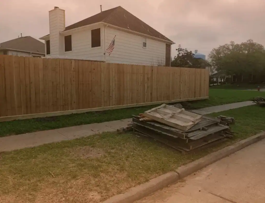 New cedar privacy fence installed by Astro Outdoor Designs